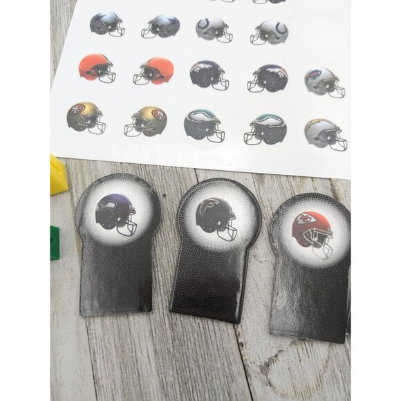 NFL-opoly Junior Game Replacement 4 Movers Tokens And Stickers - Picture 4 of 5